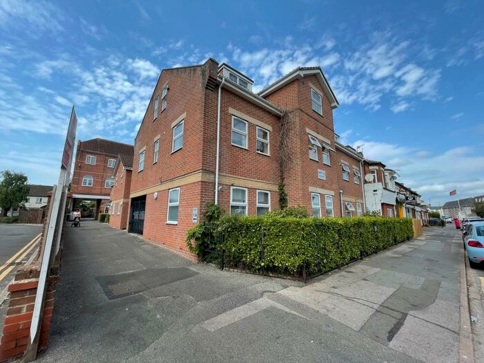 1 Bedroom Flat To Rent In Palmerston Road, Bournemouth, BH1