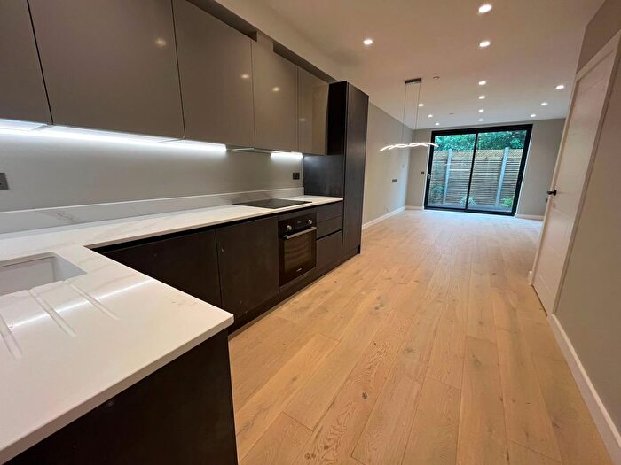 4 Bedroom Terraced House To Rent In Shenley Road, Borehamwood, WD6