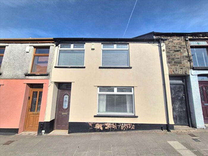3 Bedroom Terraced House For Sale In Brithweunydd Road, Tonypandy, CF40