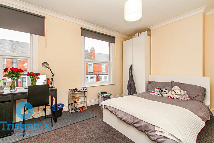 3 Bedroom Terraced House To Rent In Leslie Road, Nottingham, NG7