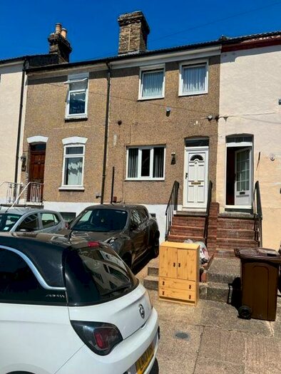 2 Bedroom Terraced House To Rent In Constitution Road, Chatham, ME5