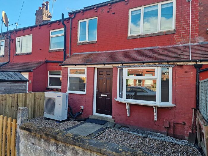2 Bedroom Terraced House To Rent In Longroyd Crescent North, Leeds, LS11