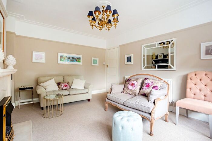 2 Bedroom Flat To Rent In Evesham Road, Cheltenham, GL52