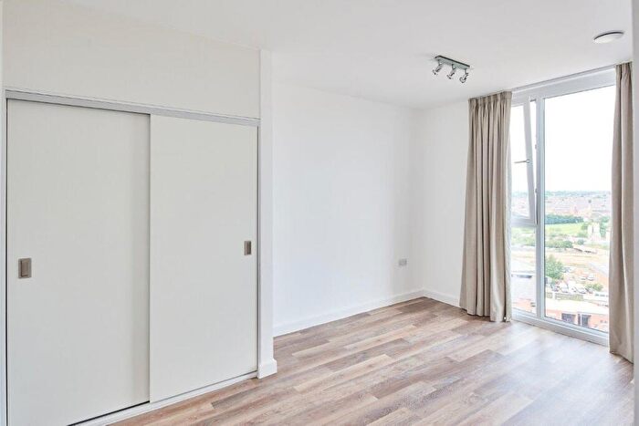 1 Bedroom Flat To Rent In The Wullcomb, Highcross Street, Leicester, LE1