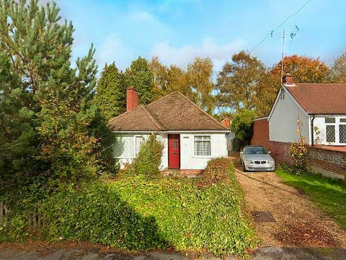 2 Bedroom Bungalow To Rent In Clockhouse Road, Farnborough, Hampshire GU14