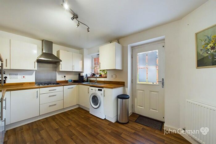 3 Bedroom Detached House For Sale In Suffolk Way, Church Gresley, DE11