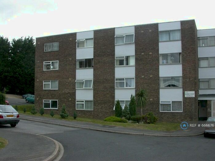 1 Bedroom Flat To Rent In Rodney Court, Southampton, SO19