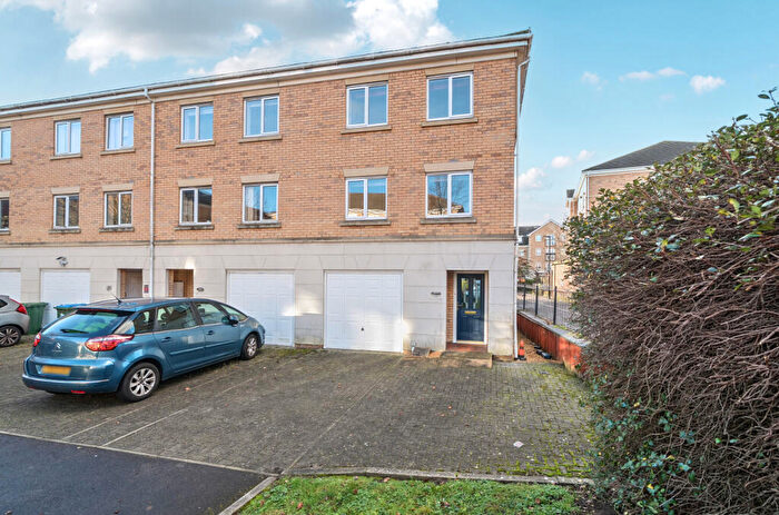 4 Bedroom End Of Terrace House For Sale In The Dell, Southampton, Hampshire, SO15