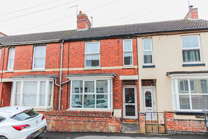 3 Bedroom Terraced House For Sale In Queen Street, Irthlingborough, NN9