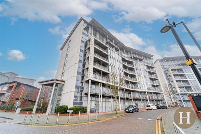 2 Bedroom Flat For Sale In Longleat Avenue, Birmingham, B15