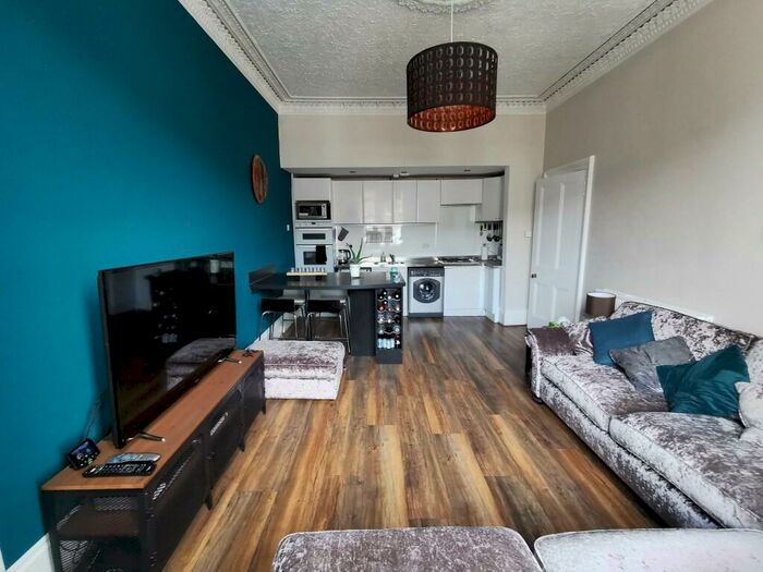2 Bedroom Flat To Rent In Bonhill Road, Dumbarton, Dunbartonshire, G82