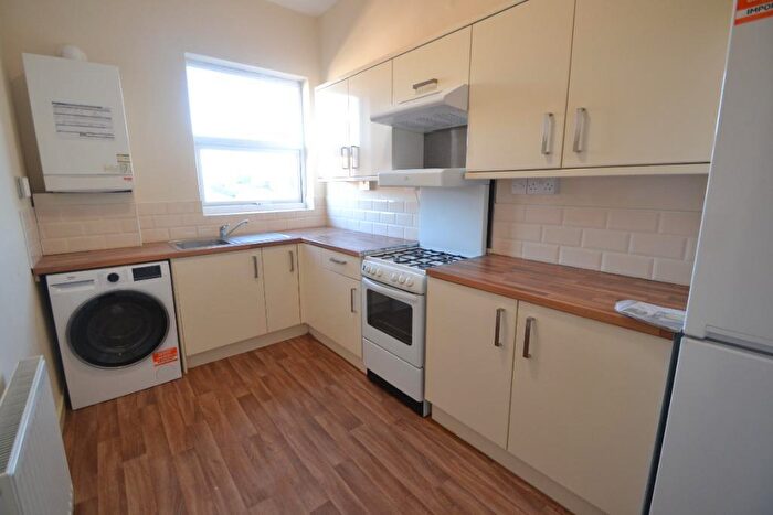 1 Bedroom Flat To Rent In Burford Road, Forest Fields, Nottingham, NG7