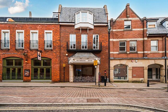 1 Bedroom Flat For Sale In Newbury, Berkshire, RG14