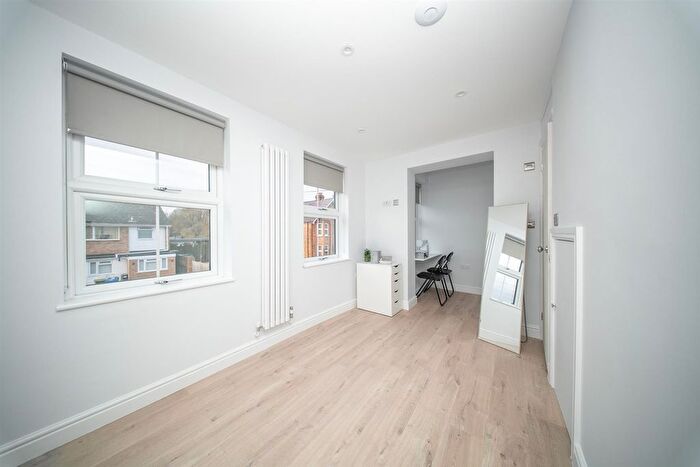 3 Bedroom End Of Terrace House For Sale In Albany Road, Old Windsor, SL4
