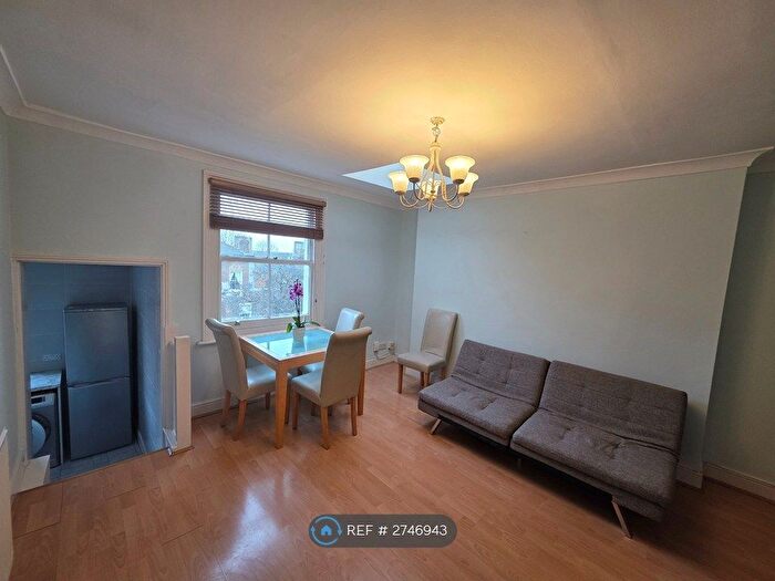 2 Bedroom Flat To Rent In Cambridge Gardens, London, W10