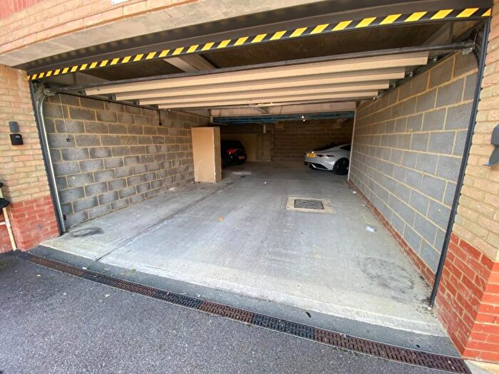 1 Bedroom Apartment To Rent In Mulberry Close, Luton, Bedfordshire, LU1