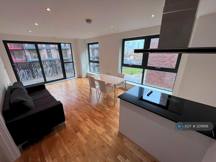 2 Bedroom Flat To Rent In Cityview Point, London, E14