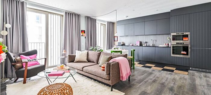 1 Bedroom Flat To Rent In Westfield Avenue, Stratford, London, E20