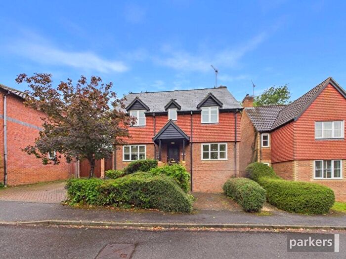 4 Bedroom Detached House To Rent In Winterberry Way, Caversham, Reading, Berkshire, RG4