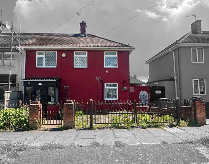 3 Bedroom Semi-Detached House For Sale In Drayton Road, Leicester, LE3