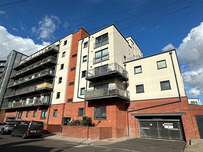 1 Bedroom Flat For Sale In Jasmin House, - Perth Road, IG2