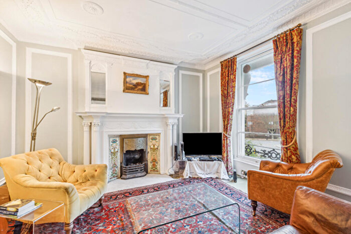 1 Bedroom Flat To Rent In Gloucester Crescent, Camden, NW1