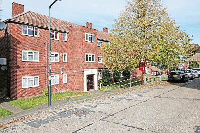 2 Bedroom Apartment To Rent In Cambria Avenue, Rochester, ME1