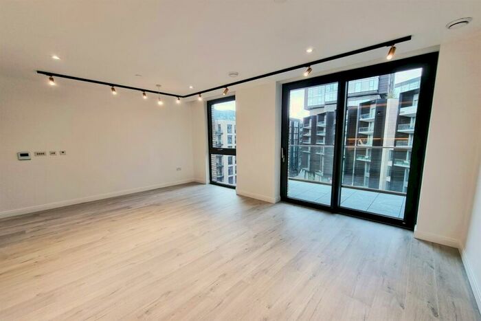 1 Bedroom Apartment To Rent In Siena House, EC1V