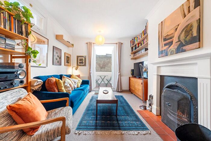 1 Bedroom Flat For Sale In Paulet Road, SE5