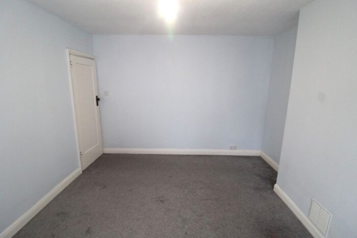 3 Bedroom Semi-Detached House To Rent In Hurstfield Crescent, Hayes, UB4