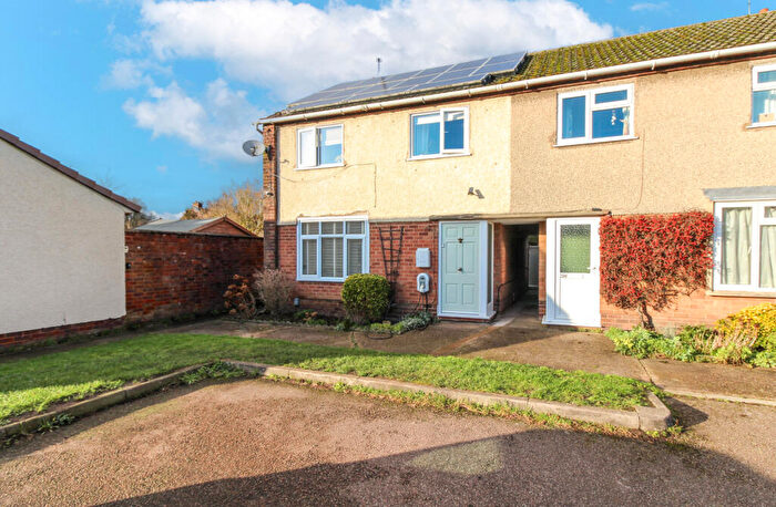 3 Bedroom End Of Terrace House For Sale In Greville Road, Warwick, CV34