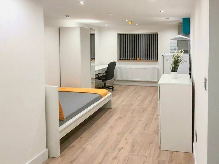 Studio To Rent In Far Gosford Street, Coventry, CV1