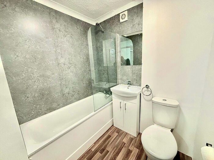 1 Bedroom Flat To Rent In Woodford Green, IG8