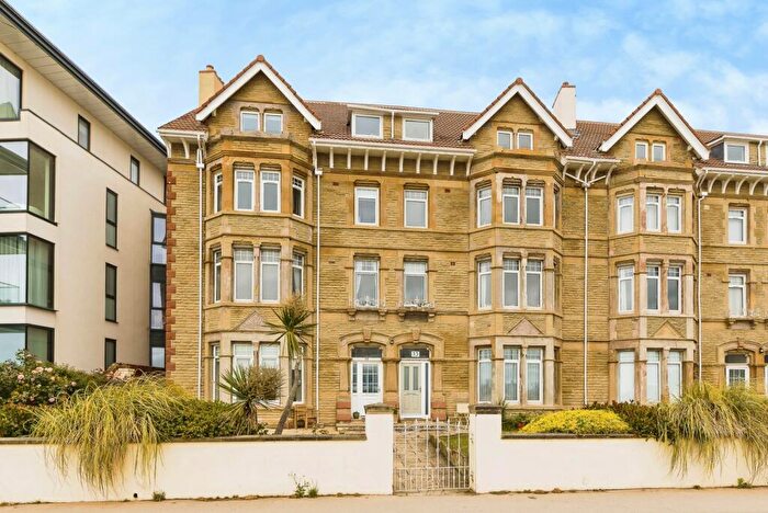 2 Bedroom Flat For Sale In South Parade, West Kirby, Wirral, Merseyside, CH48