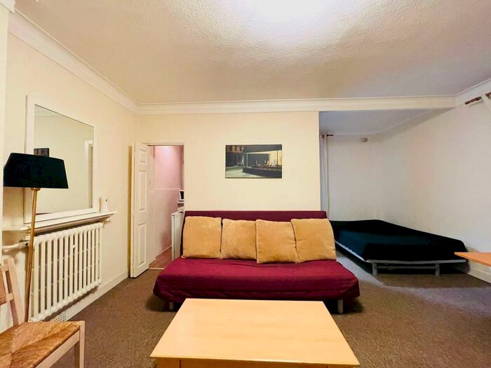 Studio To Rent In Mortimer Court, St John's Wood, London, NW8
