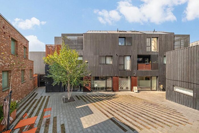 3 Bedroom Flat For Sale In Holmes Road, Kentish Town, NW5