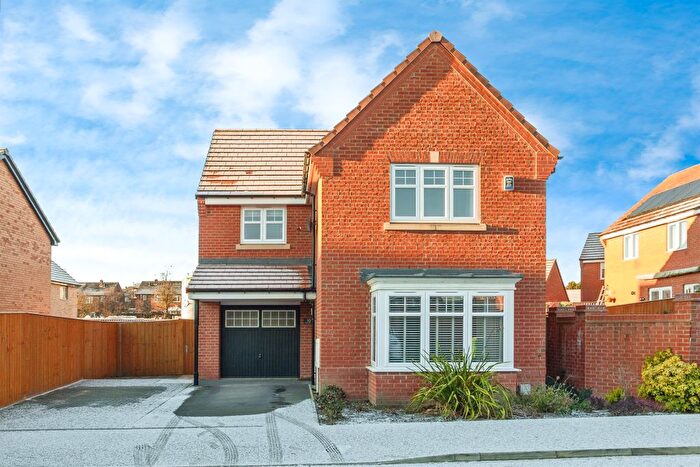 3 Bedroom Detached House For Sale In Burkwood Drive, Wakefield, WF1