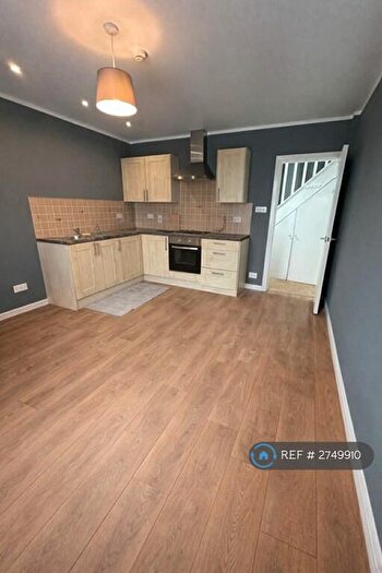 2 Bedroom Flat To Rent In Lytham Road, Blackpool, FY4
