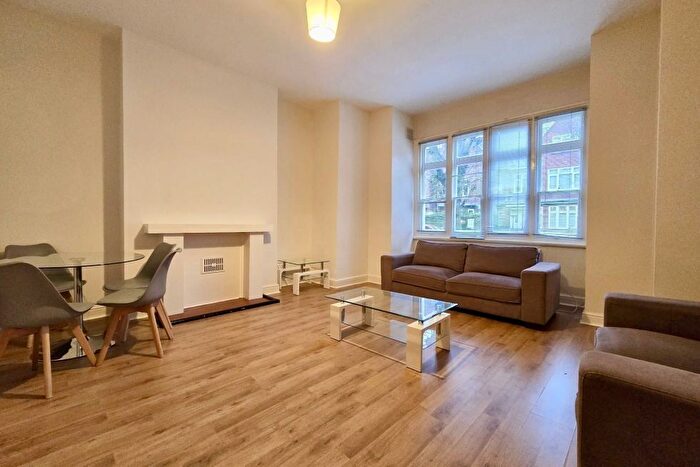 2 Bedroom Flat To Rent In Stanley Gardens, London, NW2