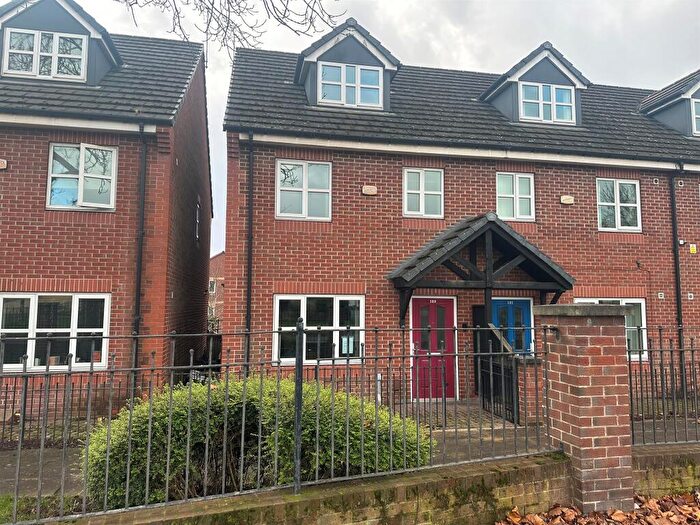 3 Bedroom Semi Detached House For Sale In Upper Wortley Road, Rotherham, S61