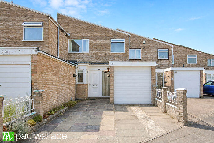 3 Bedroom Terraced House For Sale In Fern Close, Broxbourne | Complete Chain, EN10