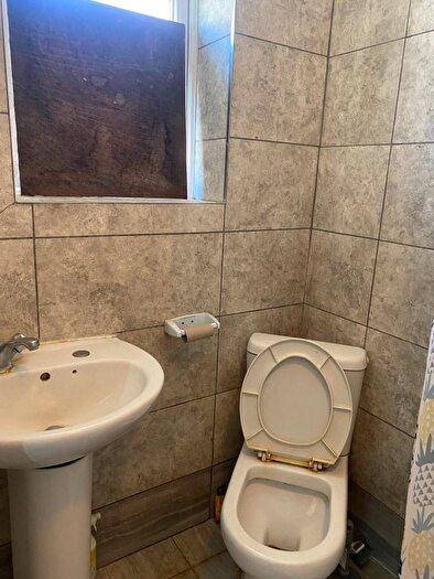 Studio To Rent In Cromwell Road, Hayes, UB3