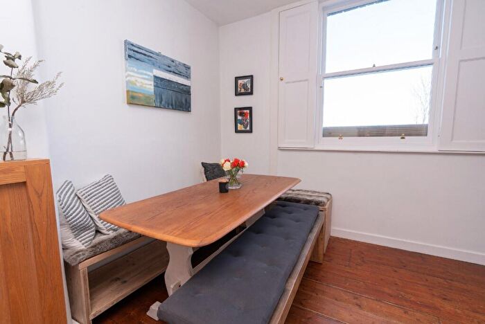 2 Bedroom Cottage To Rent In Lower Granton Road, Trinity, Edinburgh, EH5