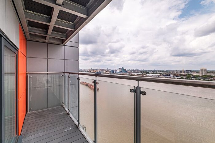 2 Bedroom Flat To Rent In Mast Quay, London, SE18