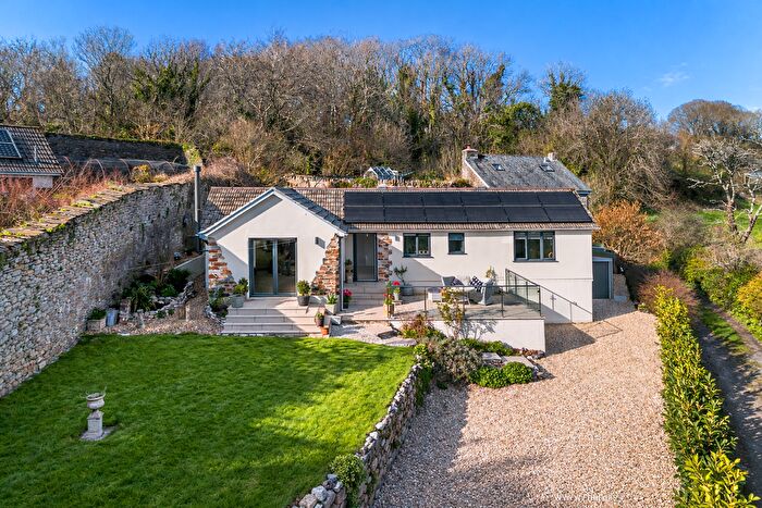 4 Bedroom Bungalow For Sale In Yealmbridge, Yealmpton, Devon, PL8