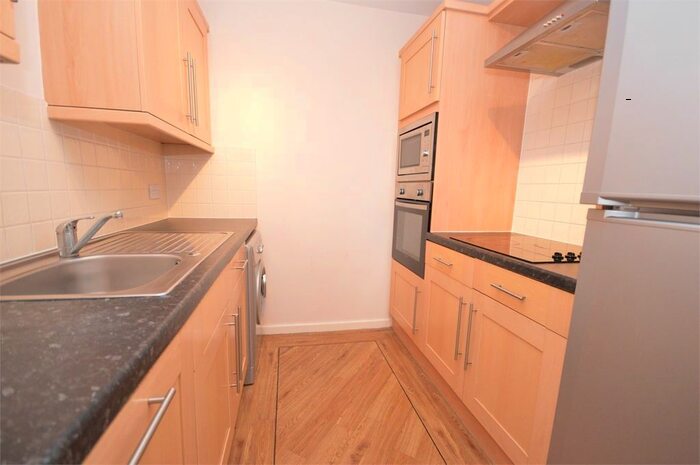 3 Bedroom Flat To Rent In River View, Low Street, Sunderland, SR1