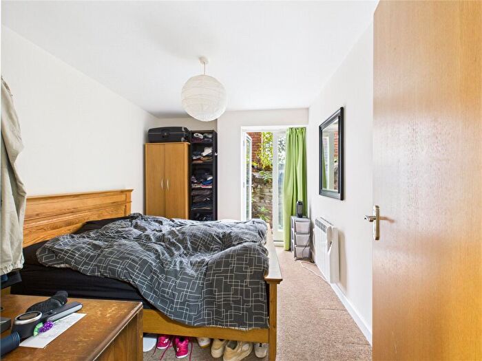 2 Bedroom Apartment For Sale In Waterloo Road, Bristol, BS2