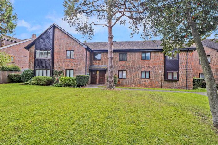 2 Bedroom Flat To Rent In Pepys Close, Ickenham, UB10