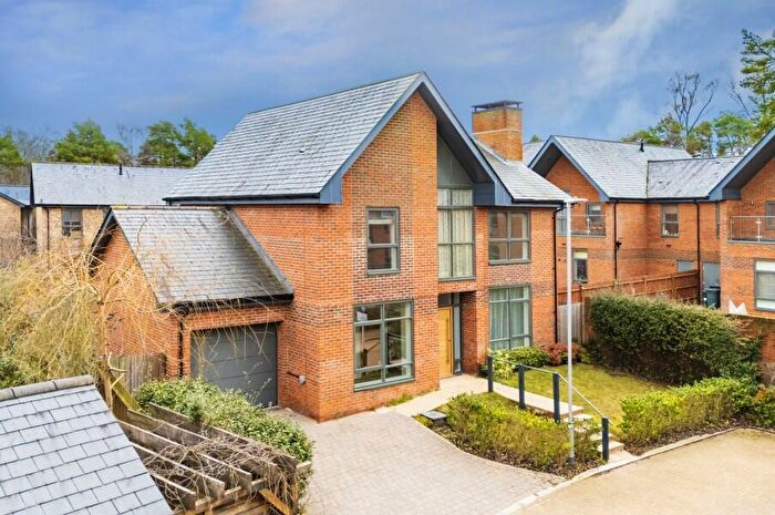 3 Bedroom Detached House For Sale In Longcross, Surrey, KT16