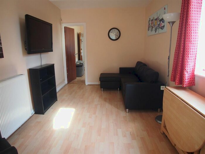 5 Bedroom Terraced House To Rent In Fratton Road, Fratton, Portsmouth, PO1